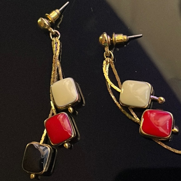 Earring Pair - Picture 4 of 8